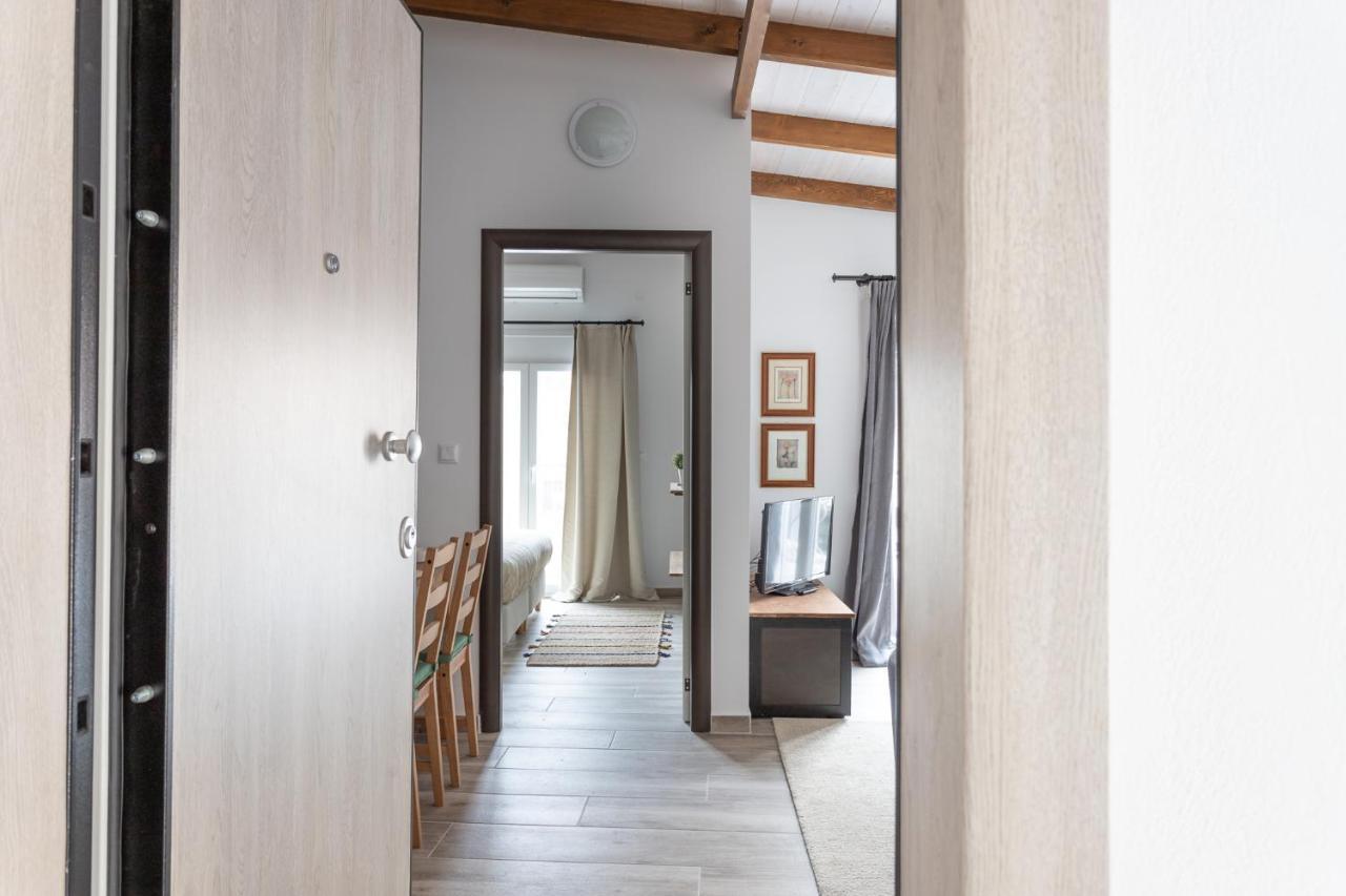 Modern City Center Loft Янина Экстерьер фото
